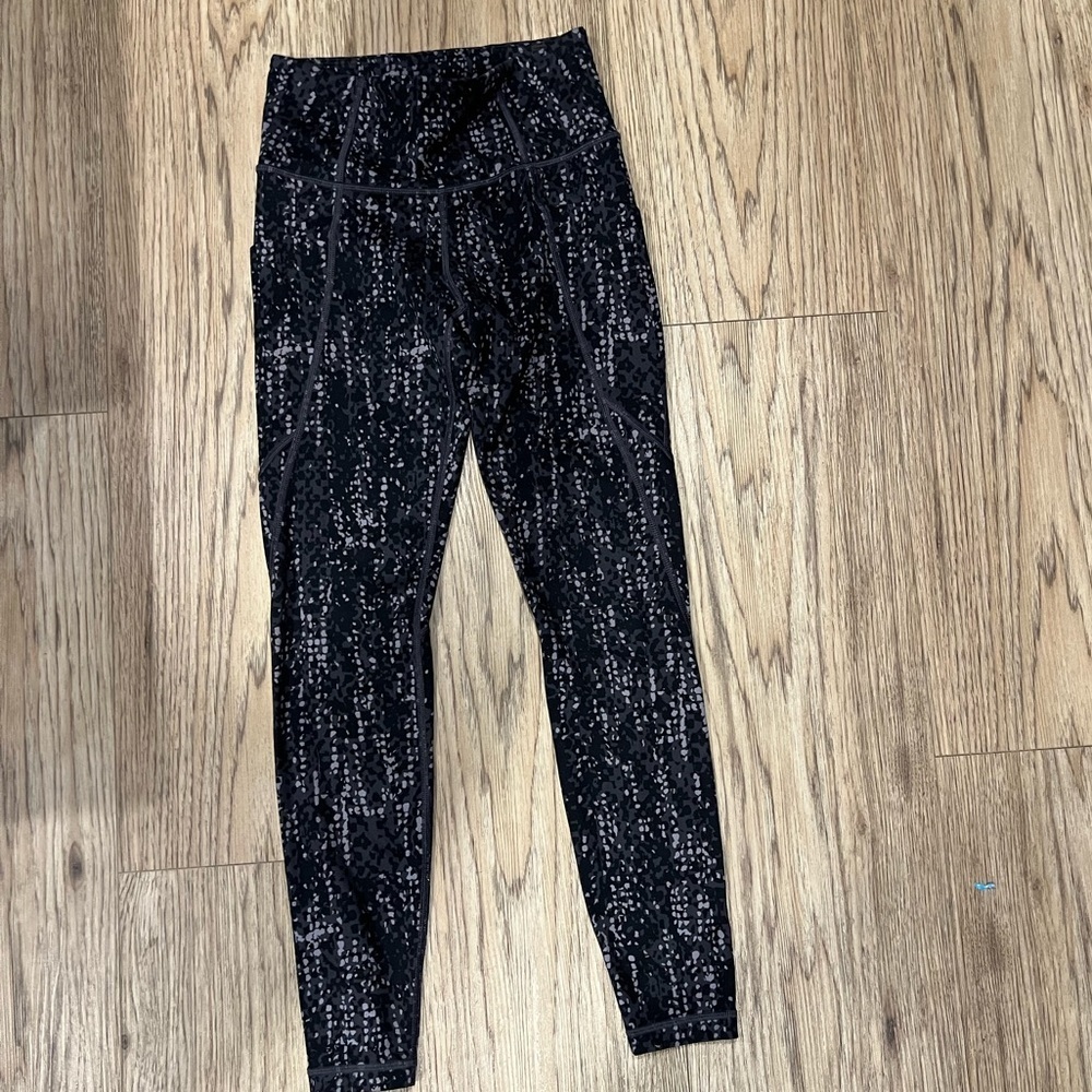 Women’s Black and gray Athleta Leggings XS - Picture 1 of 7